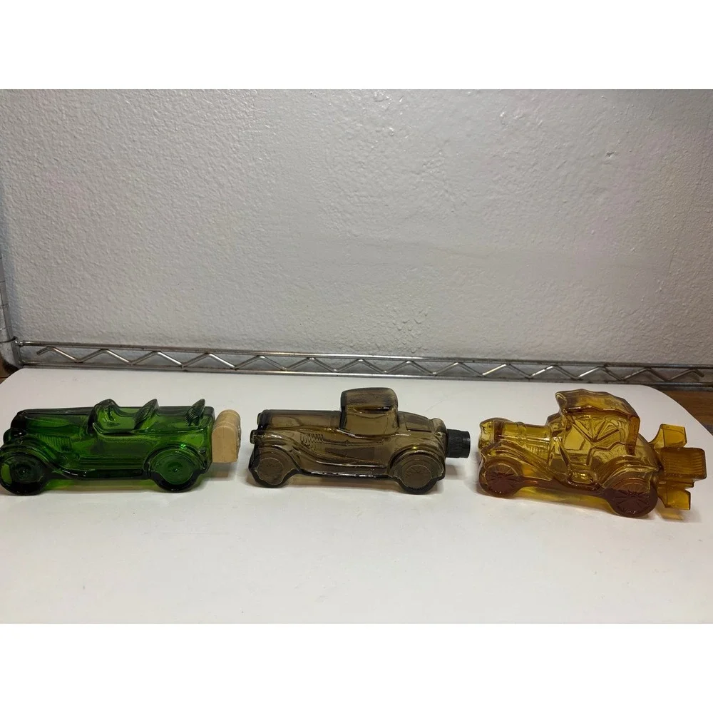 Vintage Avon, Decanter, Collectible Glass, Men's Grooming, Classic Cars, Automob